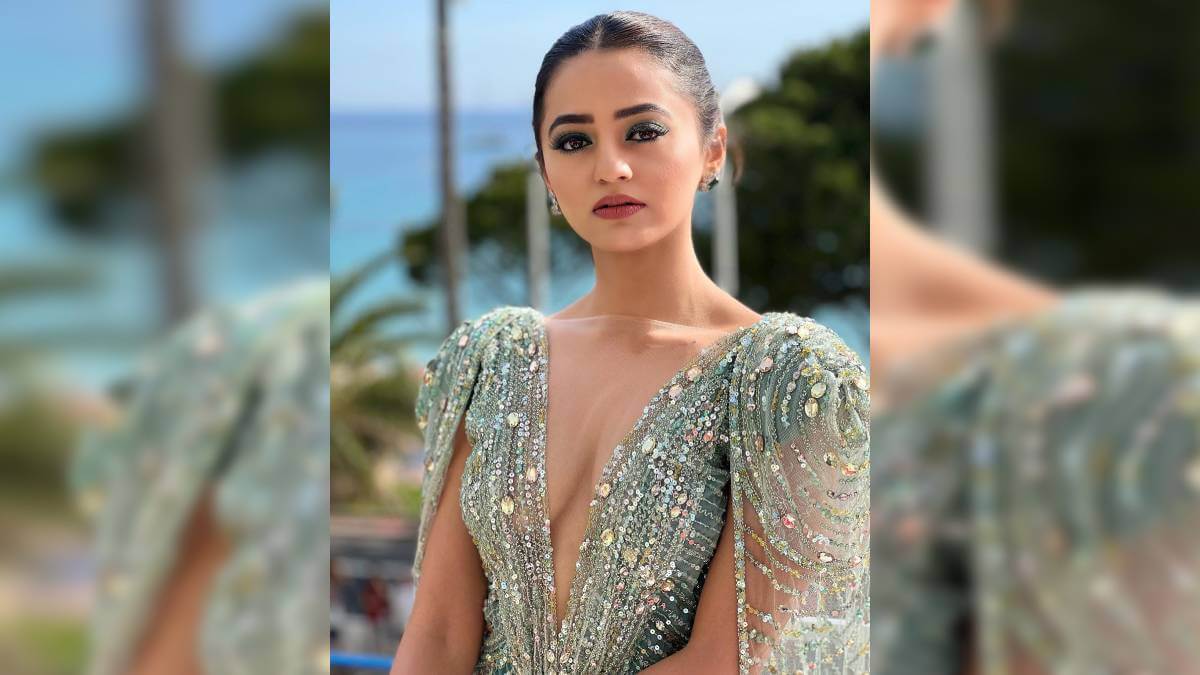 Helly Shah Rocks Red Carpet At Cannes Film Festival 2022 - Trend Punjabi